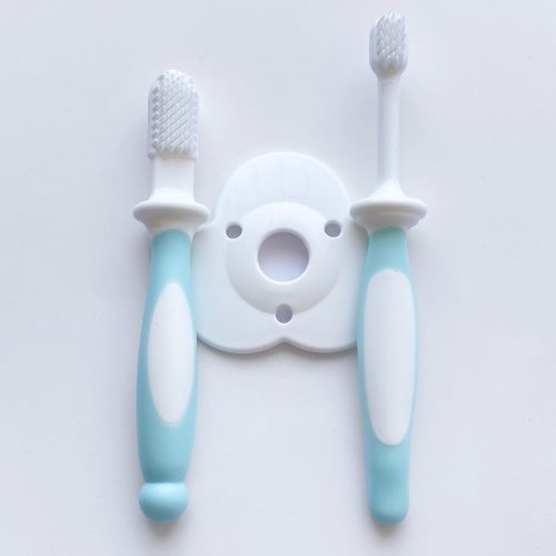 فرشاة اسنان و لسان سيليكون